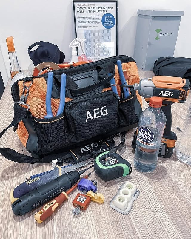 jasthesparky's is building out her everyday carry with AEG 👌 
​
​​​If you want to build your own out, shoot us a DM to get in touch with aeg.onsite.au! They'll deliver and transact tools safely to your site!