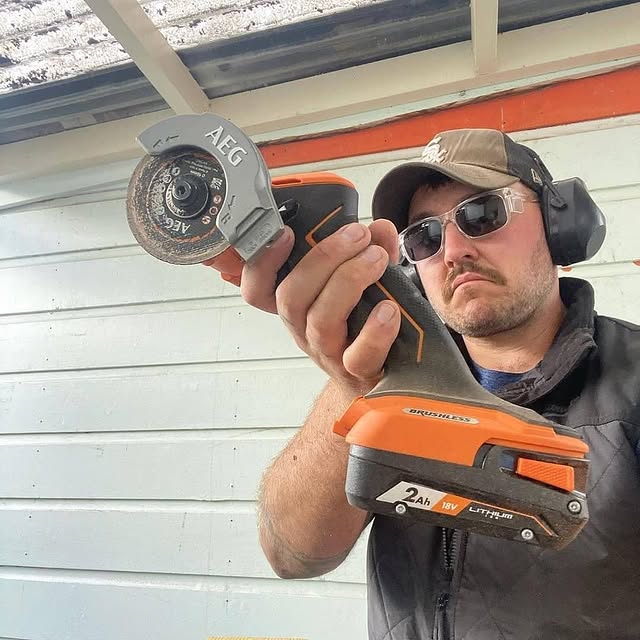 buildingwithalex has been smashing it on site the new 18V Sub Compact Brushless 3" Cutoff Tool 👌
​
​​Check our his page 👉 buildingwithalex for his initial review on the Sub Compact range!
​
​​If you want to get one for yourself, ​Shoot us a DM to get in touch with aeg.onsite.au! They're delivering tools safely to where you’re working! 📲