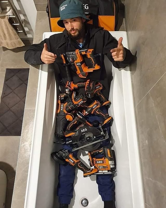 Days on site made easy with the right tools. pipedreamapprentice is stoked with his new AEG collection 👌 How’s yours stacking up? 
​
​If you want to get your collection looking like this, ​Shoot us a DM to get in touch with aeg.onsite.au! They're delivering tools safely to where you’re working! 📲