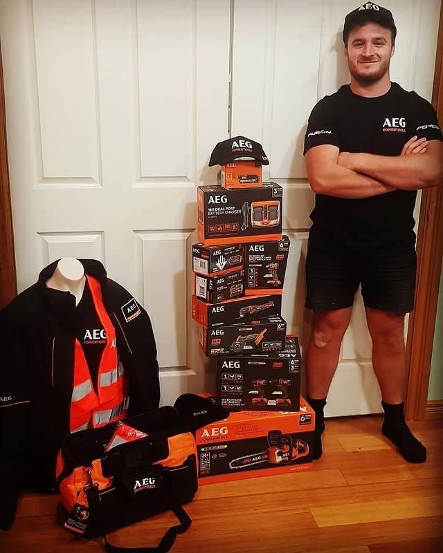 When you head to an aeg.onsite.vic trade night, you leave as a happy tradie, just ask michaeltsiv who is stoked with his new collection 👌
​
​​AEG’s onsite team is still delivering tools safely to the site you’re working on, Shoot us a DM to get in touch 📲