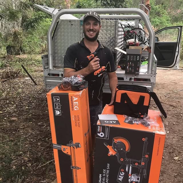 The smile of a chippy who got his hands on Queensland's first ever AEG Sub Compact kit can't be beat, especially when it was delivered to him by aeg.onsite.qld!
​
​AEG’s ONSITE TEAM is still delivering tools safely to the site you’re working on, Shoot is a DM to get in touch 📲
