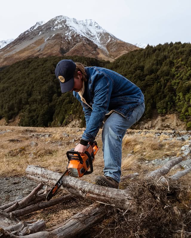 matthaveynz getting out, exploring and spending nights around the fire 🔥