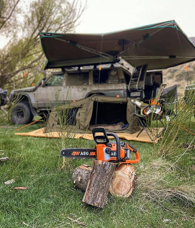 whitewater_dreamtime is always loaded with the camping essentials including his 18V Brushless Chainsaw. No petrol, pull starting or hassle required👌🏼🏕