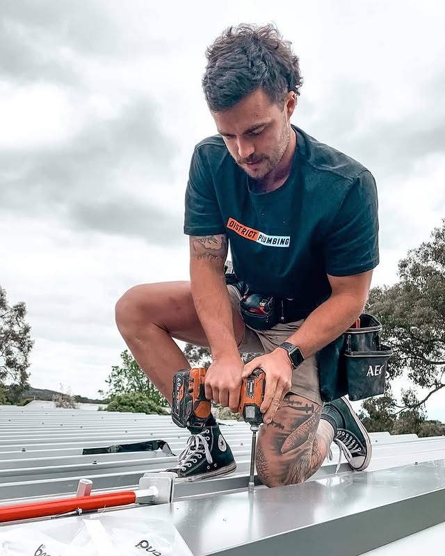 Putting down flashing and making it look easy. All in a day's work for district.plumbing 💪
​
​​​AEG’s Onsite Team is still delivering tools safely to where you’re working, shoot us a DM to get in touch! 📲