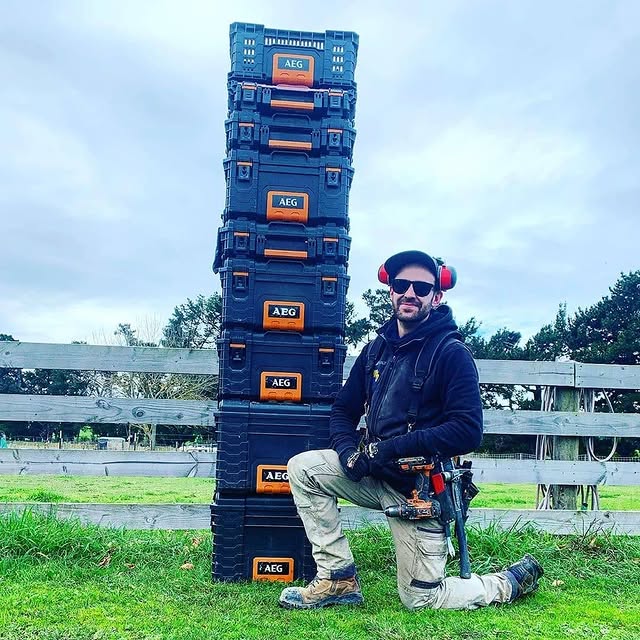 Pack 'em & stack 'em - chipawaycarpenter uses the Quickstack Modular Storage to get on and off-site with ease 👏
​
​​​​​​​AEG’s Onsite Team is still delivering tools safely to where you’re working, shoot us a DM to get in touch! 📲