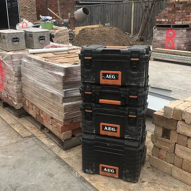 diegosbrickworx uses the AEG QuickStack storage system to make getting off-site easy, especially on a Friday 🙌