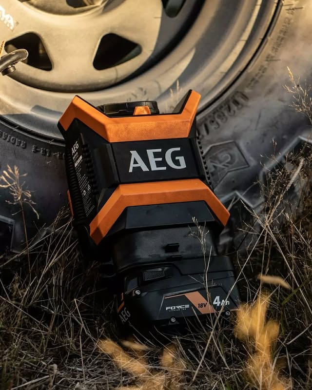 Flat tyre while on a getaway? @bailee_barton_ has nothing to worry about when he's got his 18V/12V Hybrid High Pressure & Volume Inflator/Deflator on hand.