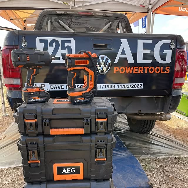 Walkinshaw Performance getting race ready with AEG Powertools 🏁 Having batteries that interchange tools makes changes on the road easy as!