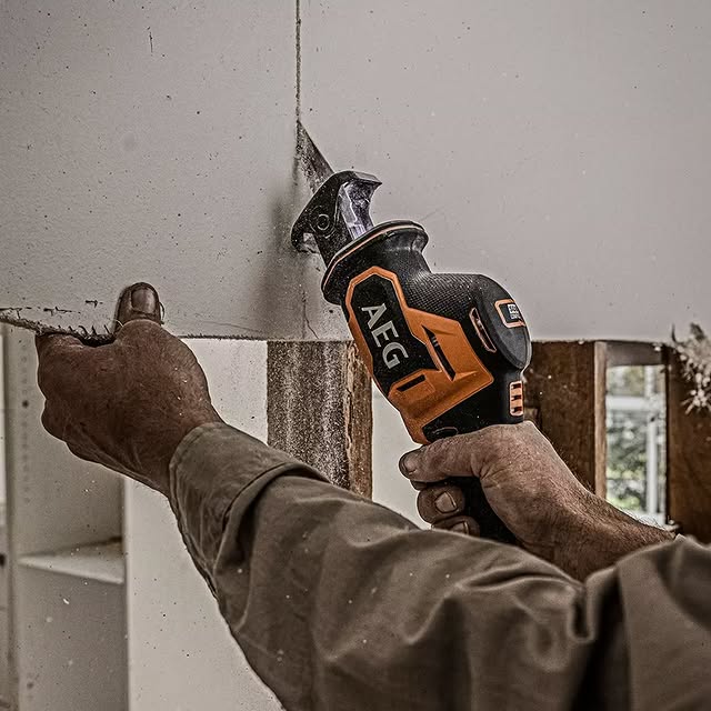 AEG 18V Sub Compact Reciprocating Saw is perfect for cutting in those tight spaces!