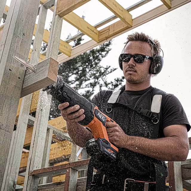 With all the features you need on-site and the combination of precision and power, the NEW 18V FUSION Recip Saw is the ultimate demo tool 💪