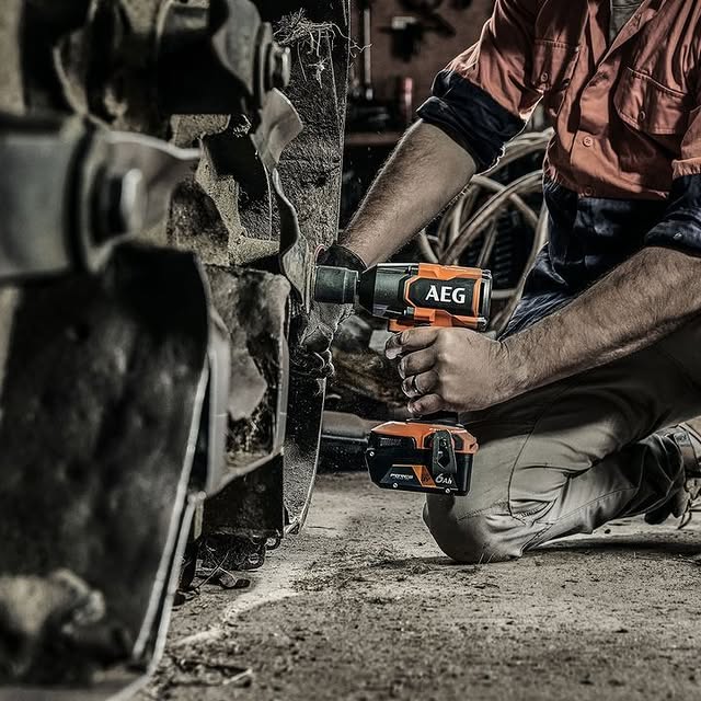 🔩 Got a few loose nuts? The NEW AEG 18V FUSION 4-Mode ½” Mid Torque Impact Wrench produces up to 1,100Nm of breakaway torque for loosening large or stubborn nuts and bolts. 💪

Features 👇
- 850nm fastening torque.
- 4-Mode Control Panel.
- ½” Friction Anvil Ring With Through Hole.

Available at Bunnings Warehouse or through AEG Onsite. On Demand. 🤝