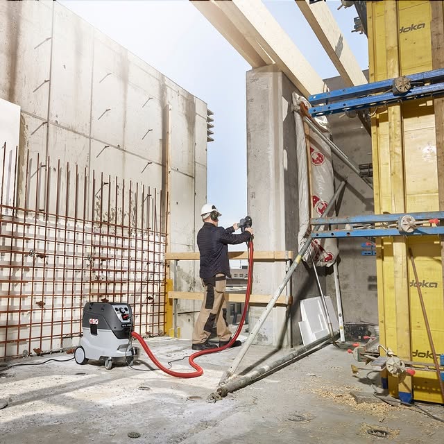 🚨Capture M-Class dust from materials including concrete, ceramic tiles and timber with the AEG 1200W 30L W&D M Class Dust Extractor.

Features
- Powerful 1200W motor.
- 25kpa of Suction.
- Long-life washable PTFE Filter. 
- 99.9% filtration efficiency.

Exclusively available through AEG Onsite. On Demand, link in bio. 🤝

https://www.aegpowertools.com.au/onsite?model_number=AACWDV30MC