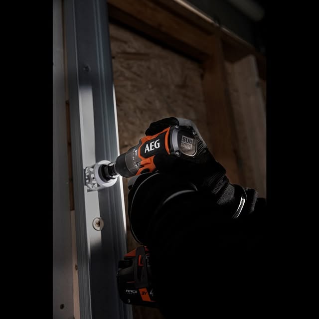 🚨 Size Matters!!! 👇

🔨 AEG 18V Sub-Compact Hammer Drill

💪 Features:
👊 Generates up to 65Nm of torque
👊 Compact, lightweight design (only 1kg*).
👊 2-speed gearbox for control.
👊 Built-in LED light.

🔧 Experience efficiency and precision in tight spaces with AEG's latest addition to the sub-compact range!