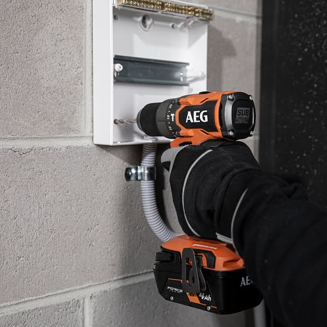 🚨 MORE Control - AEG 18V Sub Compact Drill 👇

 👍 Light (1.38kg). 
🤯 Compact (162mm). 
🥊 60Nm of torque.

Available at Bunnings, TKD and AEG Onsite On Demand.