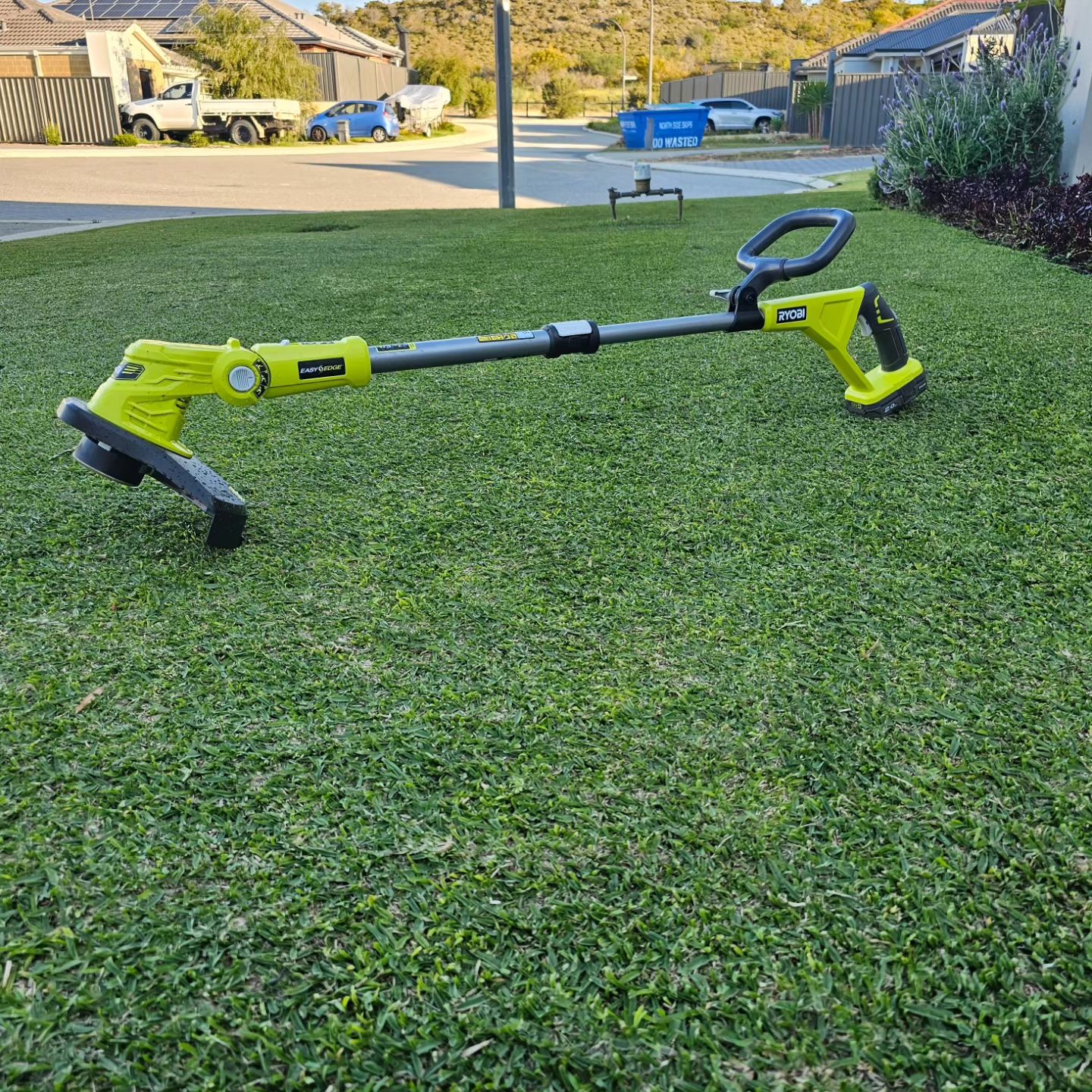 I have added to my ryobiau collection with this battery powered whipper snipper to make those quick tidy ups a lot simpler and easier around the garden, after a quick test run I'm very happy with my purchase from bunnings

#ryobi #ryobiau #ryobination #ryobimade #bunnings #bunningsdad #perthbackyards #perthgardening #perthlandscaping #perthlawns #perthgardens #perthhomes #perthlawncare #sirwalterbuffalo #buffalolawn #walandscapes #landscapeswa #landscapedesignperth #walawnaddicts #walawnlegends #australianlawnfanatics #baileysfertilisers #lawnporn #baileysgrowgardens #lawnstripes
