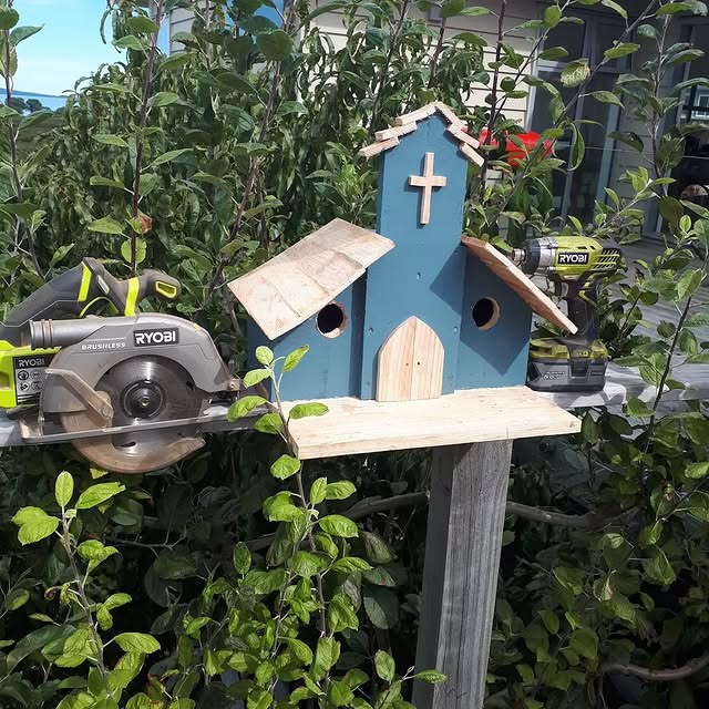 How my Sunday finished creative tools #buylocal #upcycled #creativedesign #retro #iwantone #industrialdesign #handmade #designinspiration #decor #constuction #greattools #goodvibes #homedecor #urbanart #gardenart #landscaping #bespoke #followthegruppyoldman #naturalstyles #natureatitsbest #newzealand #ryobinz