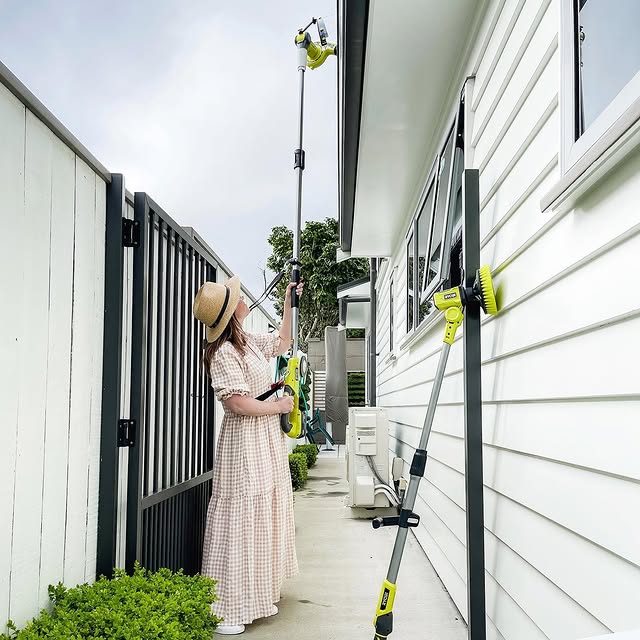 Ad - There’s nothing better than having a good spring clean! I’ve finished the inside of the house and now I’m onto the outside. I’ve started with the gutters and the RYOBI ONE+ Gutter Blower is the perfect tool for the job! It makes cleaning those hard to reach places a breeze with its extendable arm up to 2.8m and it’s 180 degree rotating head ✨

Next up is cleaning the fence and deck with the RYOBI ONE+ Telescopic Power Scrubber! Check out my stories for to see how this works!

So what are you waiting for? Start your spring cleaning today with the RYOBI ONE+ range! 👏🏼

ryobinz 
#ryobinz 
#madewithonepluslaura