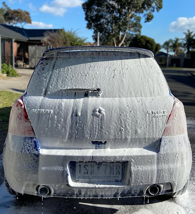Soapy to shiny 🧼✨

Products used:

bowdensown 
- boss gloss
- wheely clean
- big green sucker

snowfoamau 
- Snow foam Berry thick detergent

ryobiau 
- Ryobi 1800W 2000PSI Automotive Pressure Washer Kit

Tags: #suzuki #swiftsport #zc31s #manual
#zc31sswiftsport #blueswift #melbourne #hatchback #jdm #jdmcars #small #zc31s #swift #getswift #worldwideswift #swiftsofinstagram #modifiedcars #dailydriven #femaledriver #te37 #te37og #whitewheels #rayswheels #rays #volksracing #volks #snowfoamau