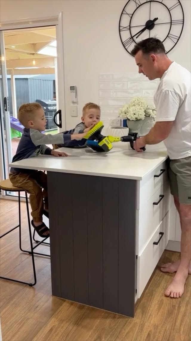 A place you might be forgetting to clean with ryobiau.  Everyone has solar these days and very few realise they have to be cleaned regularly! The 18V ONE+ Telescopic Power Scrubber is the perfect tool for cleaning your solar! #ryobi #ryobioneplus #solar #cleaningtips