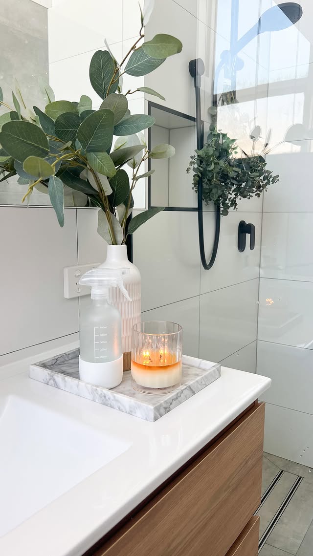 Say goodbye to mould 👋 if you’ve ever found that you’ve cleaned mould with bleach + it returns the next day, it could be because the bleach has whitened the mould but not rid the spores which makes it grow back fast. This mix is my go-to for years, and helps remove mould + kill the spores to prevent it returning 🫧 save this video so you can try out this simple spray for yourself! Always consult a professional if you have a large amount of mould in your home 🤍 Hope this is helpful lovelies xx

Always read the bottle to make sure if essential oils are right for you - some can’t be used around pets, small children or pregnancy x

#homehacks #hometips #homecleaning #cleaninghacks #cleaningtips #diycleaning #cleanhome #cleaningobsessed #cleaningday #bathroomaesthetic #bathroomdesign #bathroomrenovation #bathroomremodel #bathroominspiration #homeinspiration #mamamilastips #homeinspo