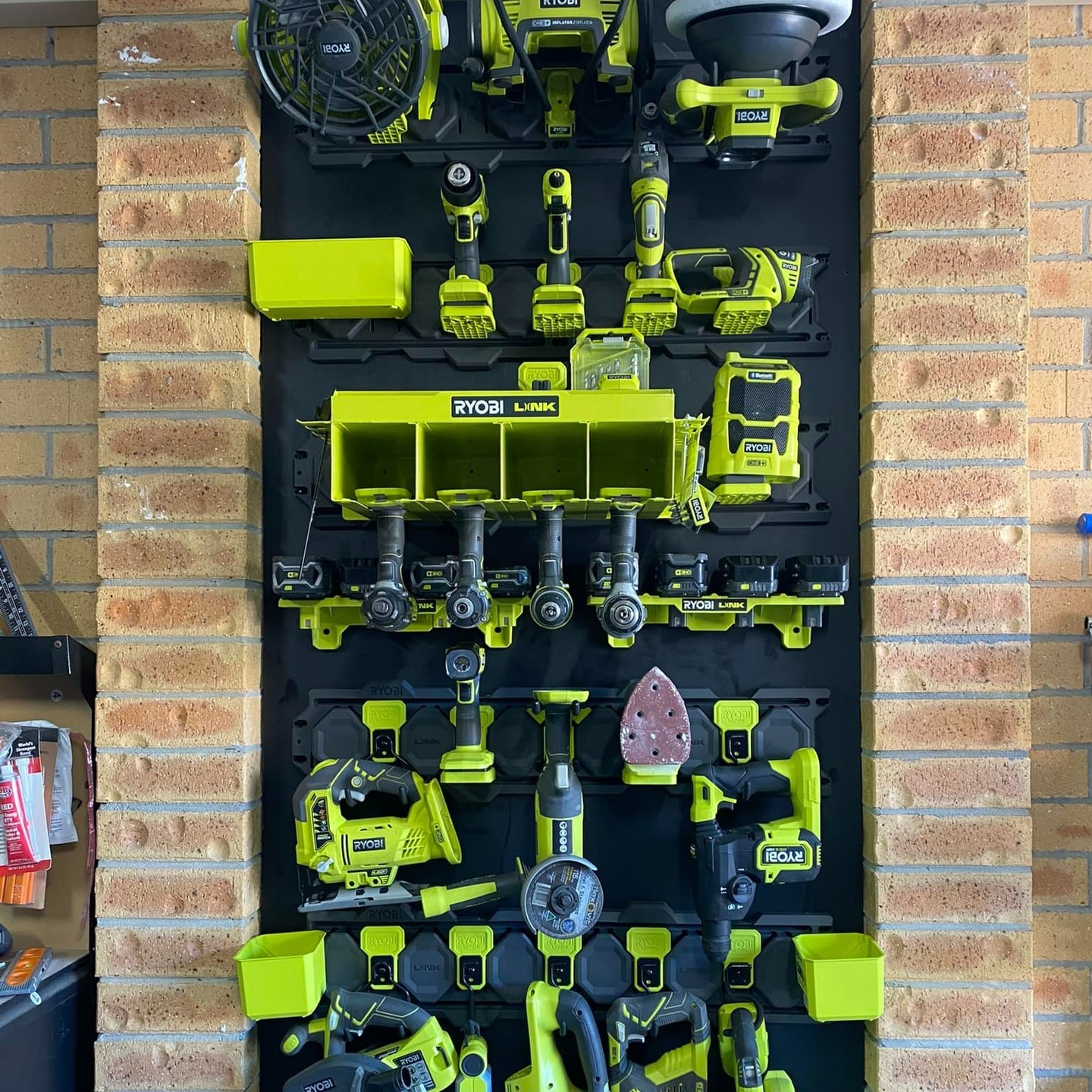 Every year, on April 26, the day is dedicated to proper planning, cleaning up, and decluttering — Get Organised Day!

Check out how some of our MyRYOBI Community members are using the Link Modular System to organise their space.

Add RYOBI LINK to your wish list today.

📸: Kym L, Barry O and Kyle N.

#RYOBIau #BatteryPowered #PowerTools #Organisation #LinkSystem