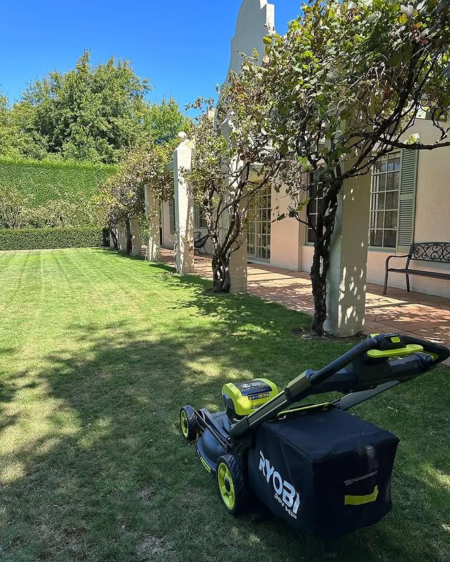 @k_m_i_t_c_h is ready for a productive weekend in the garden with this RYOBI collection 🙌

Add the tool you're missing to your wish list today.

#RYOBIau #BatteryPowered #RYOBImade #powertools #garden #landscaping #lawninspiration #gardeninspiration