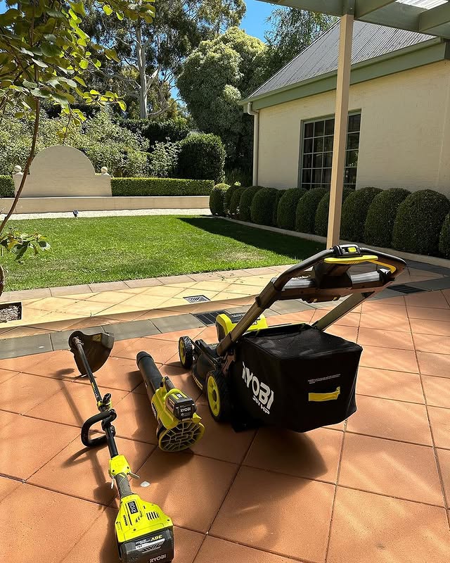@k_m_i_t_c_h is ready for a productive weekend in the garden with this RYOBI collection 🙌

Add the tool you're missing to your wish list today.

#RYOBIau #BatteryPowered #RYOBImade #powertools #garden #landscaping #lawninspiration #gardeninspiration