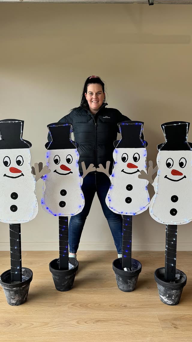 Let’s make snowmen 🙌

I love my kids more than words and I love to be involved in their lives 😀 I often volunteer in the parents and friends committee and we were in charge of organising a school disco for them.

Being a DIY’er I have skills that can be useful for lots of things and so I also volunteered my time and skills to make some snowmen to line the entry to the disco. 

I used my ryobiau tools and purchased all the supplies from bunnings except the LED lights I got on amazon

I knew seeing the joy on their faces would make it all worthwhile! 🤩

They turned out so cute and everyone loved them. So many of the kids wanted to have their photos taken with them. 

What do you think? 🤔 😉