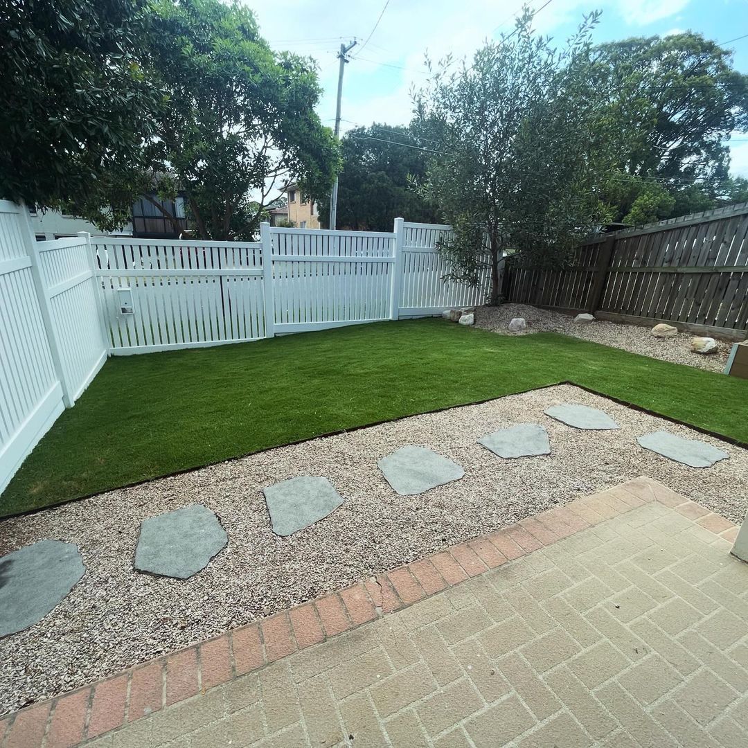 Keep your lawn looking lush and healthy! Scarifying rejuvenates your lawn by removing thatch and moss, it allows water, nutrients, and air to penetrate the soil, promoting stronger grass growth.

Check out these shots of @mattgibsondrums recent scarifying project to see the amazing results.

Don’t forget to tag us in your RYOBI projects for a chance to be featured! 📸

#RYOBIau #batterypowered #RYOBIscarifier #gardening #lawn #scarifier #lawncare #powertools #gardentools