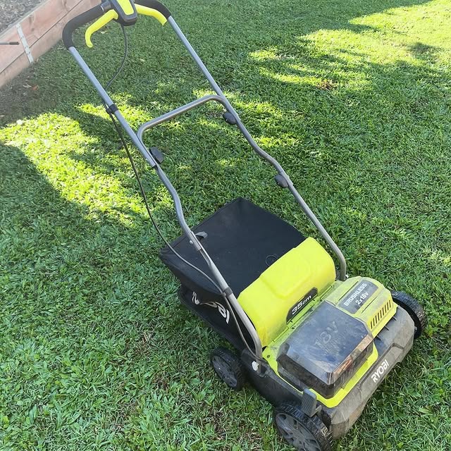 Keep your lawn looking lush and healthy! Scarifying rejuvenates your lawn by removing thatch and moss, it allows water, nutrients, and air to penetrate the soil, promoting stronger grass growth.

Check out these shots of @mattgibsondrums recent scarifying project to see the amazing results.

Don’t forget to tag us in your RYOBI projects for a chance to be featured! 📸

#RYOBIau #batterypowered #RYOBIscarifier #gardening #lawn #scarifier #lawncare #powertools #gardentools