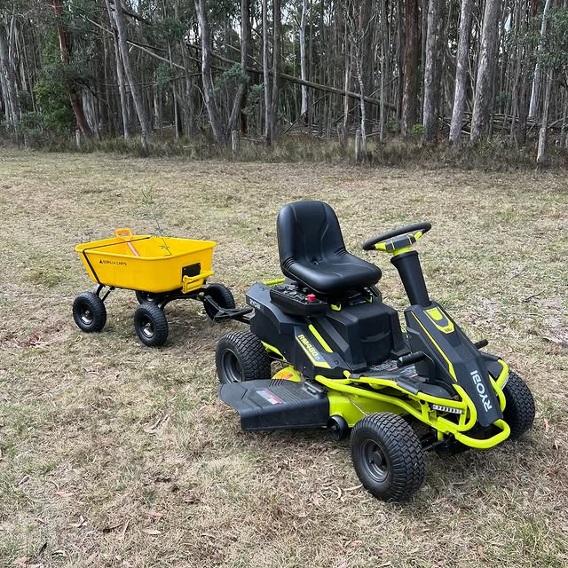 We are going 100% off grid with the #RYOBI electric lawnmower / buggy from bunnings and this great cart from gorilla_carts_anz ryobiau to move items around in the bee apiary. #bunnings #gorillacart #farmer #aussiebee #buzznbeez #australianbeekeeping #australianhoney #bees #honey #nature #savethebees #beekeeping #beekeeper #honeybees #flowers #honeybee #beehive  #insects #pollinators #apiary #honeycomb #beekeepers #pollen #beekeeperslife #beeswax #beevideo  #brood #ryobimade