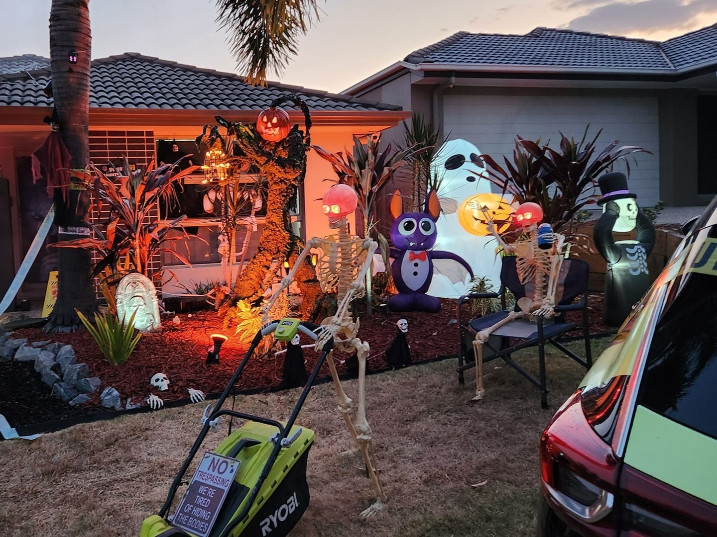 It's a RYOBI Halloween 👻

Kyle N nailed the spooky factor with these creative decorations using his RYOBI tools. 

Don't forget to show us your Halloween creations, tag @ryobiau and #RYOBImade

#RYOBIau #BatteryPowered #RYOBIpowertools #RYOBIfan #HalloweenDecorations #Halloween