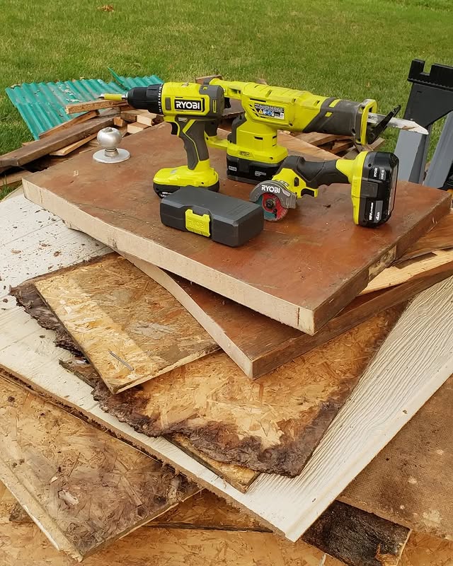 'Demolition done right' - @poe4745

Get your space prepped and ready for your next renovation with the RYOBI 18V ONE+ Range. 

Spotted a product missing from your collection? Save it to your wish list today!

#RYOBIAU #DIYProjects #BatteryPowered #OutdoorProjects