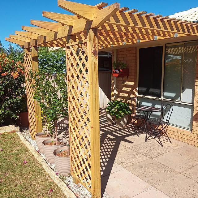 From shade solutions to garden upgrades, Doug W (Facebook) has been putting his RYOBI collection to work in the garden and the results speak for themselves 🌱🔧

Feeling inspired? Join the My RYOBI Facebook Community Group to share your own projects, get advice, and connect with fellow DIYers. Head to the link in our bio. 

#RYOBIau #BatteryPowered #PlanterBox #OutdoorDIY #GardenUpgrade