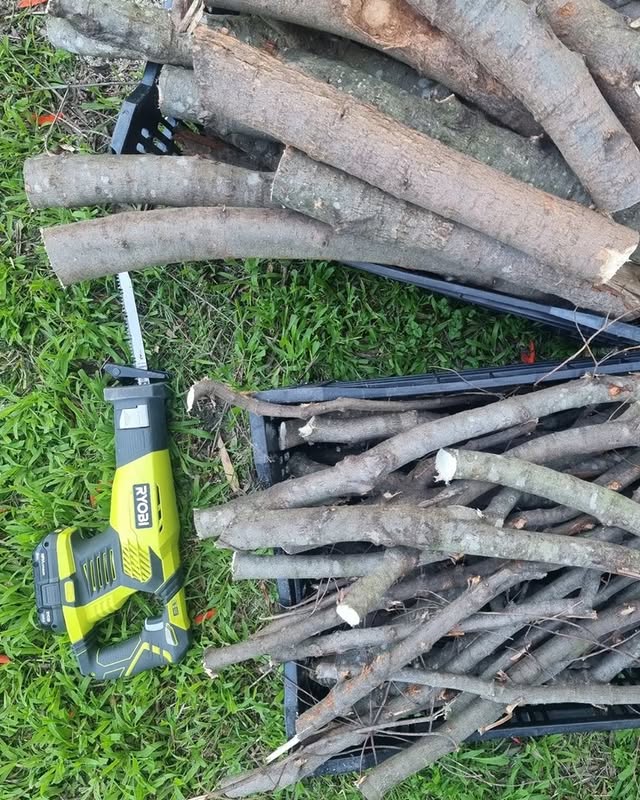 The RYOBI 18V ONE+ Compact Reciprocating Saw is the product you need in your collection this Winter!

@her_renovacation used theirs to cut through tree branches with ease. This product doesn't only help in the garden, it is a powerful and versatile demolition tool as well.

Tag someone who needs this product in the comments.

#RYOBIau #BatteryPowered #RYOBIMade #RYOBIPowerTools #Demolition #Gardening